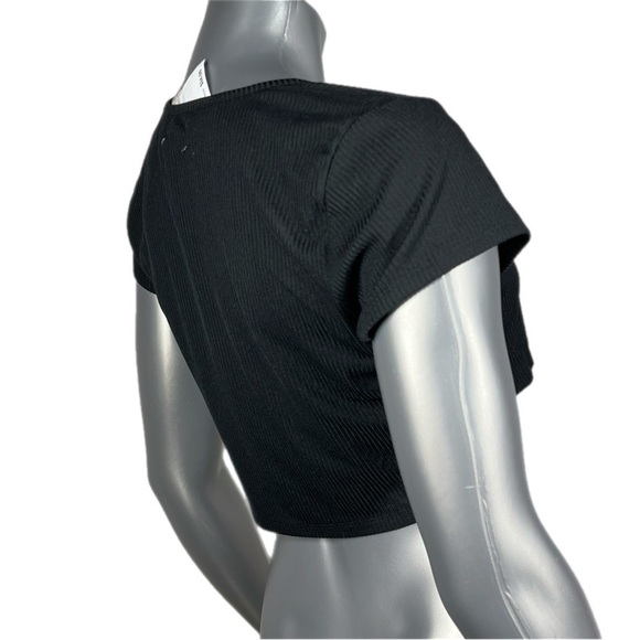 Jolie & Joy | Ribbed Black Short Sleeve Crop Top with front loop detail nwt - Picture 3 of 9